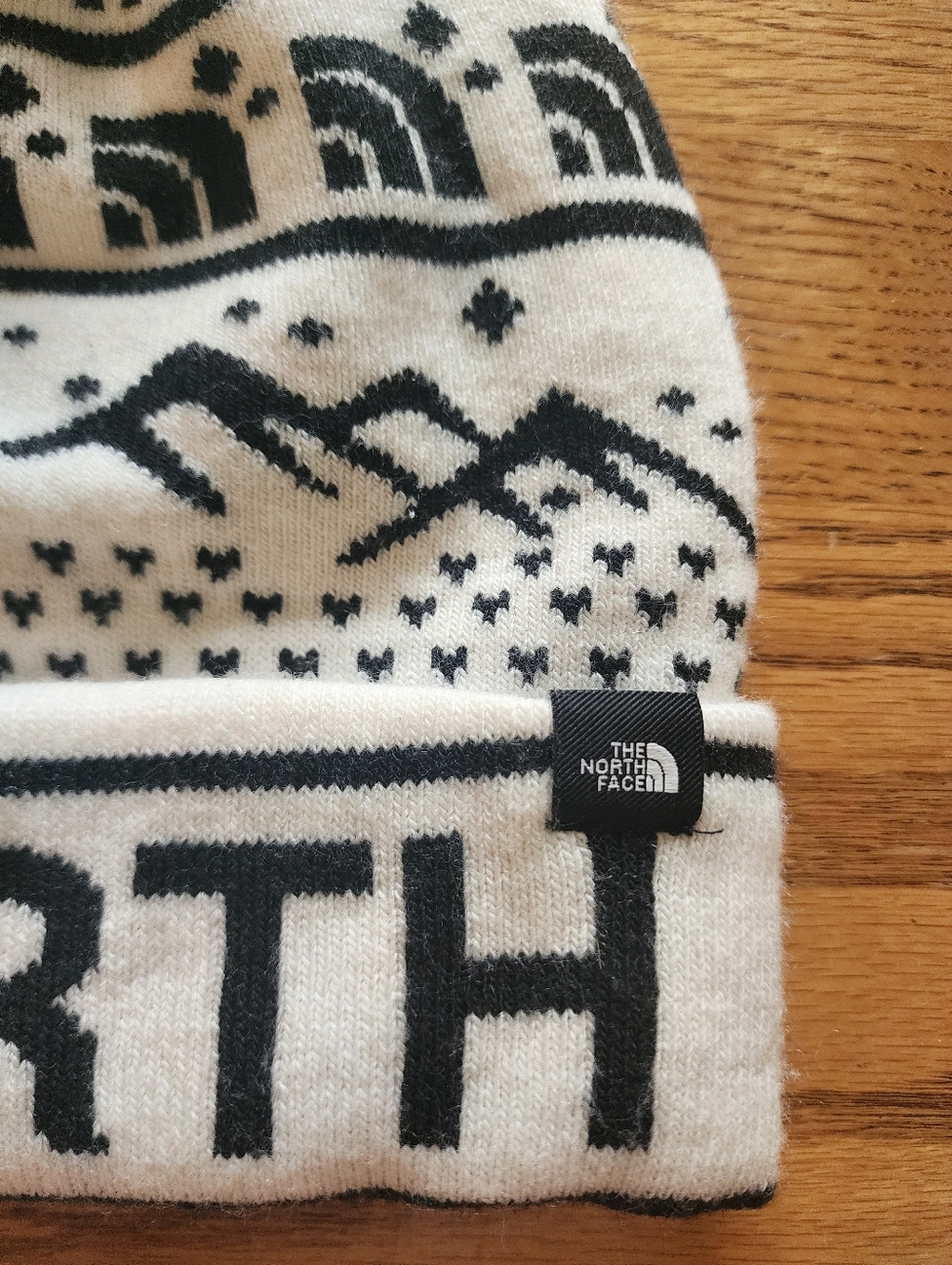 The North Face Unisex Cold Weather Outerwear Logo Beanie with PomPom One Size OS - Picture 2 of 8
